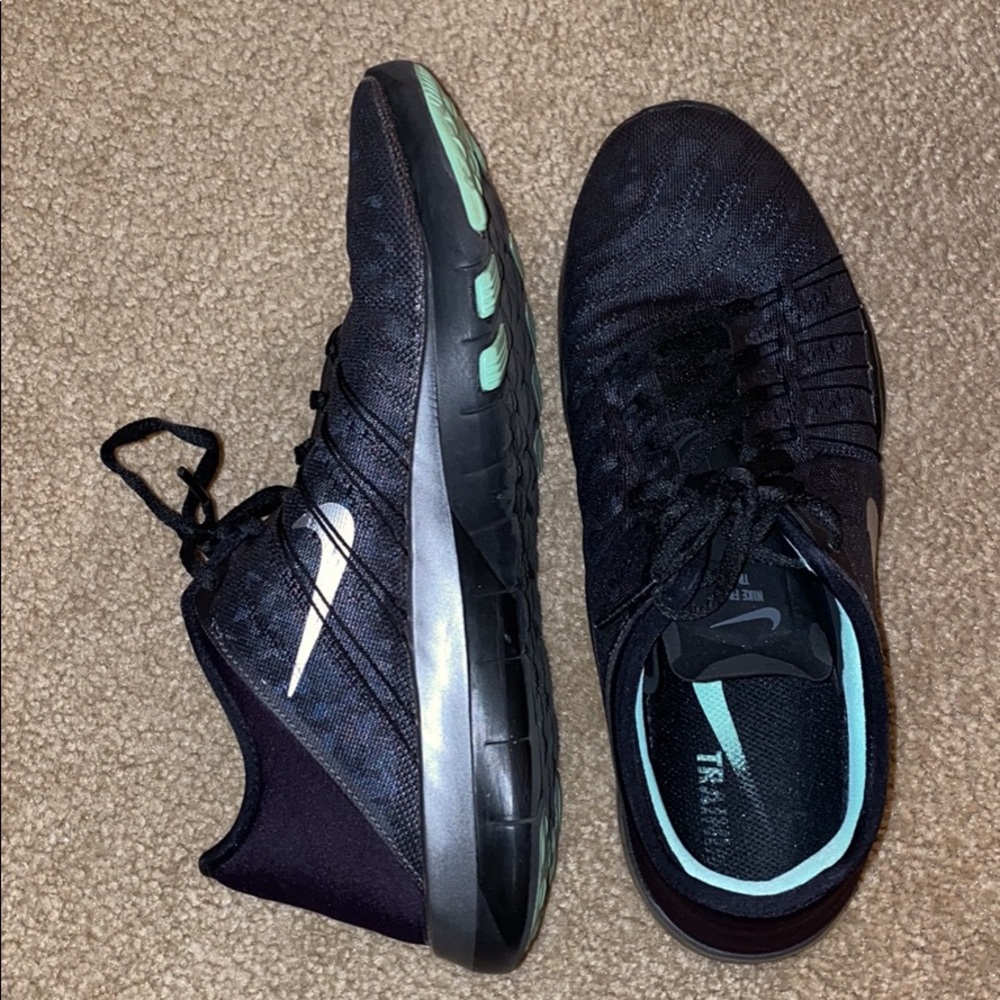 Nike tennis shoes